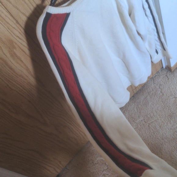 Tommy Hilfiger Vintages Designer Sweatshirt $48 OBO - Picture 5 of 9